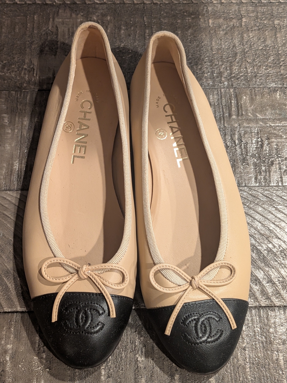 CHANEL Beige Leather Ballet Flats